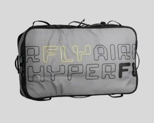 Graue Transporttasche fuer eFoil-Board mit Airfly- und Hyperfly-Aufdruck