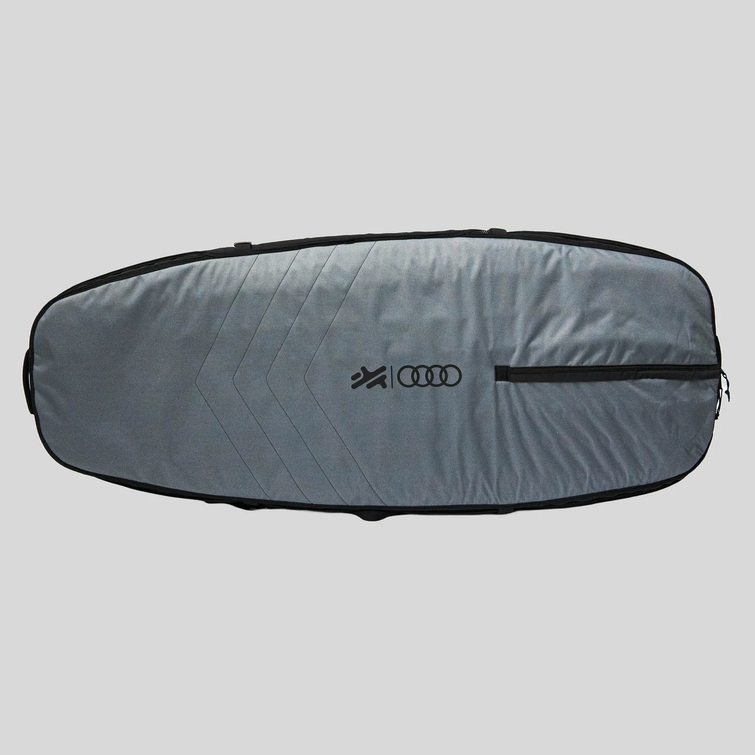 Graue gepolsterte Boardbag-Transporttasche fuer ein e-Foil-Board