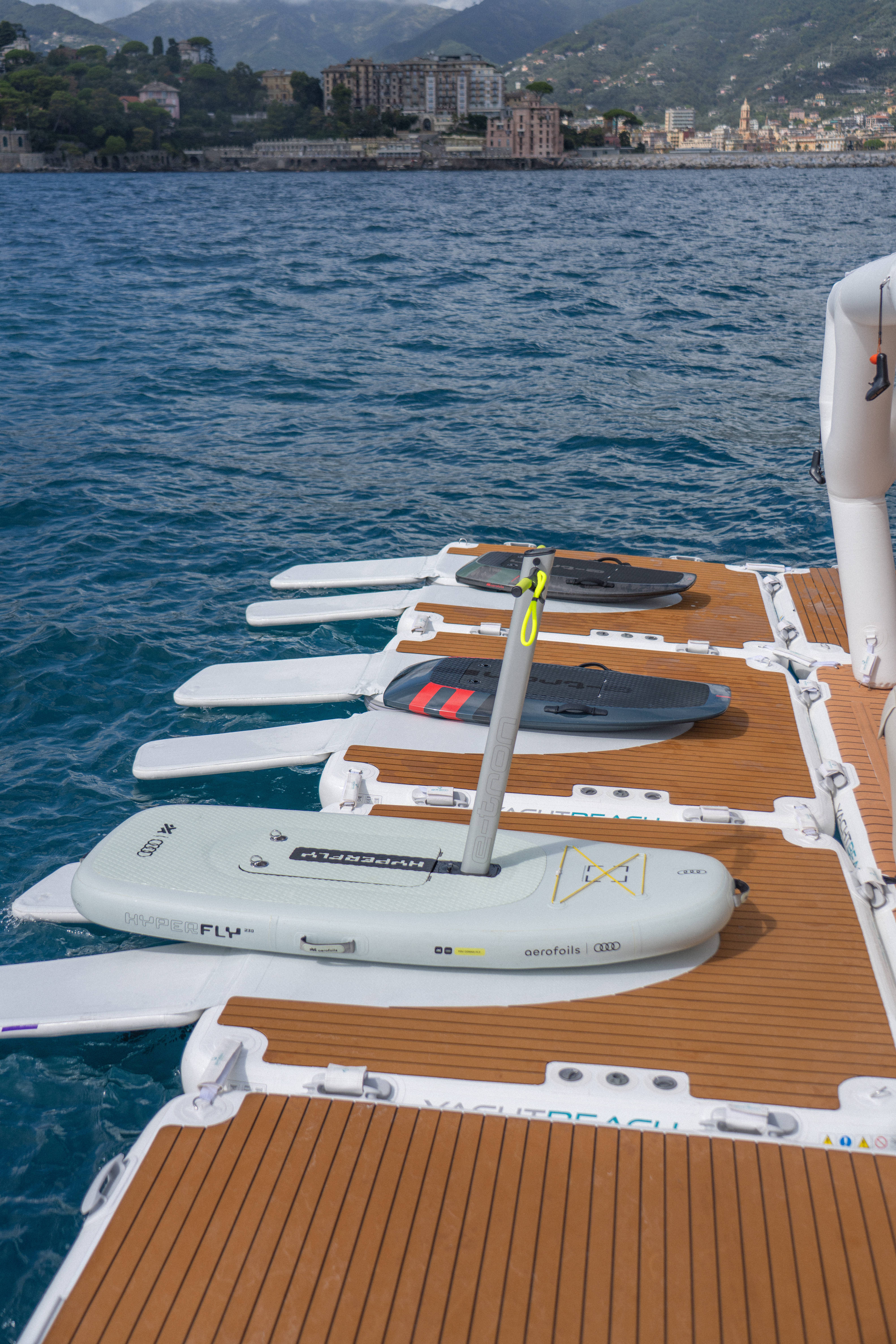 Watertoys Events BAYSIDE-Aerofoils-Try-and-Fly-2025-Portofino-Coast-Boards-Plattform-Hyperfly BAYSIDE Yacht Charter